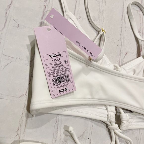 [Wild Fable] white bikini with eyelet bottom XS - Picture 7 of 7